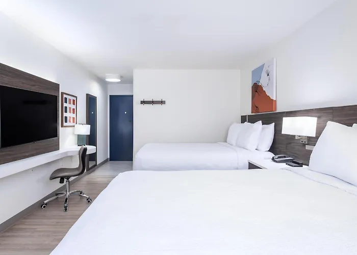 Spark By Hilton Clarion