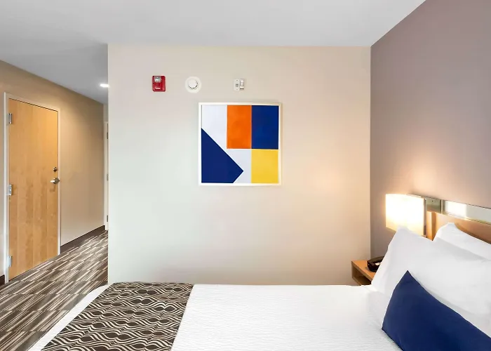 Microtel Inn & Suites By Wyndham Farmington