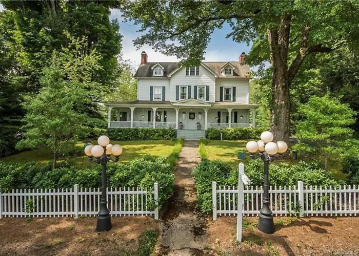 Love Lane Bed & Breakfast Waynesville