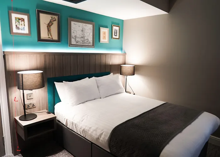 West Auckland Hotels