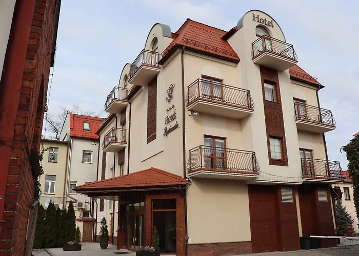 Elk Hotels