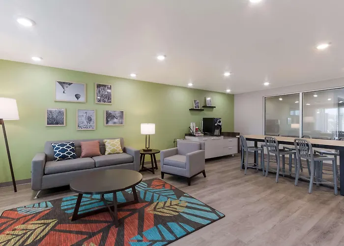 Woodspring Suites Chandler Airport