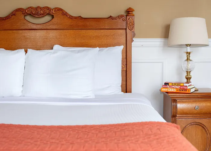 Chautauqua Hotels