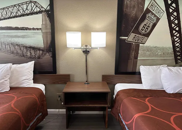 Super 8 By Wyndham Alton Motel