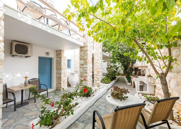 Naousa (Paros) Hotels