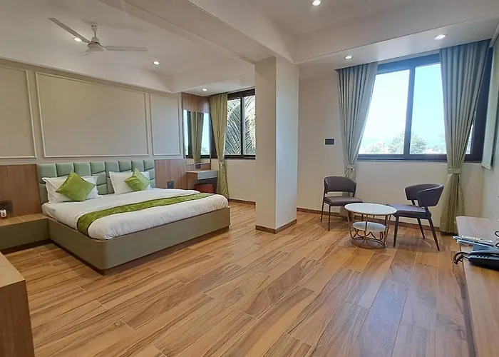 Satara Hotels