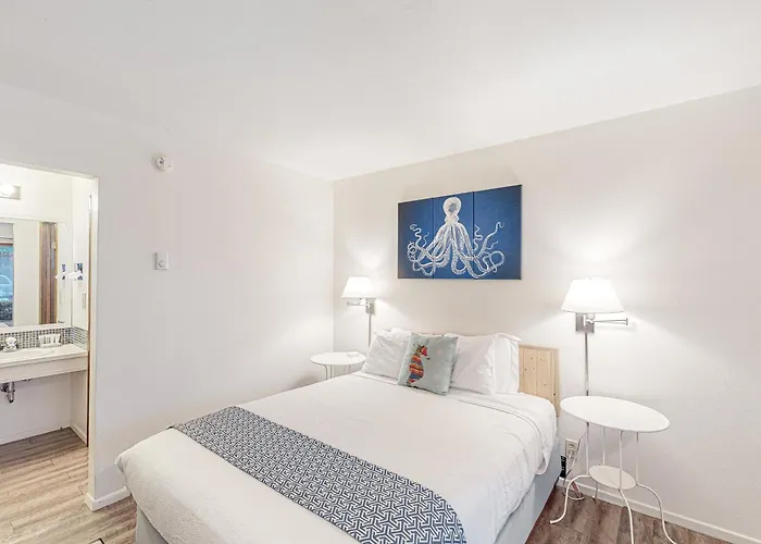 Lamplighter Inn Group Stay 1 Bandon