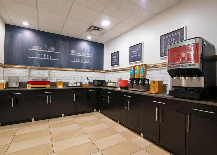 Hampton Inn & Suites College Station