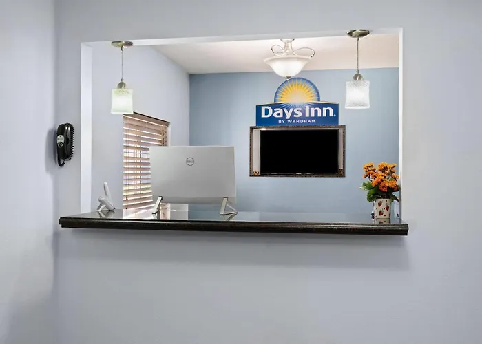 Days Inn By Wyndham Jamestown