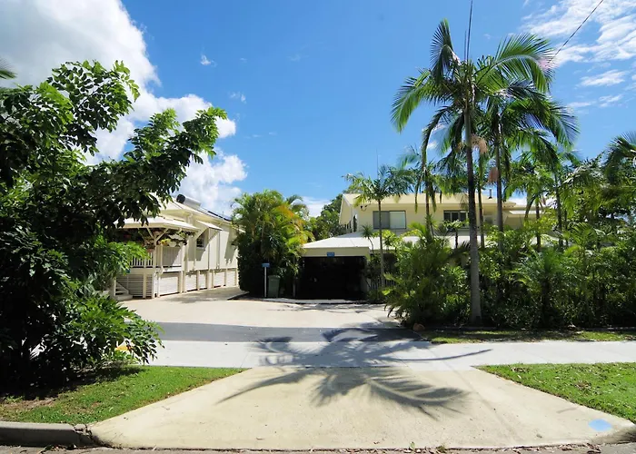 Coolum Beach Hotels