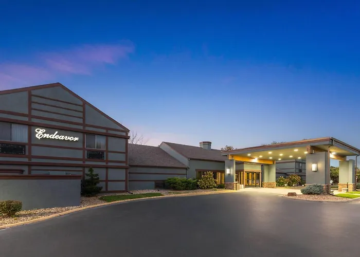 Endeavor Inn & Suites, Trademark Collection By Wyndham Topeka