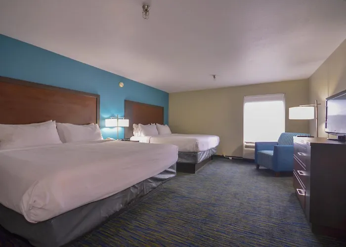 Holiday Inn Express & Suites Fayetteville University Of Arkansas Area By Ihg