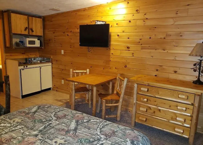 Pine Knoll Hotel Lakeside Lodge & Cabin Old Forge