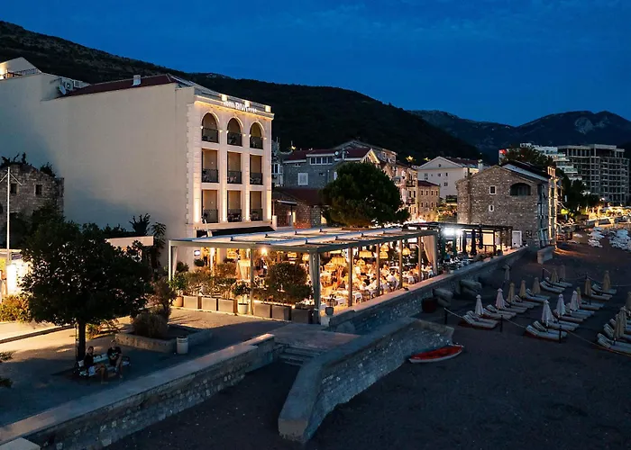 Petrovac Hotels