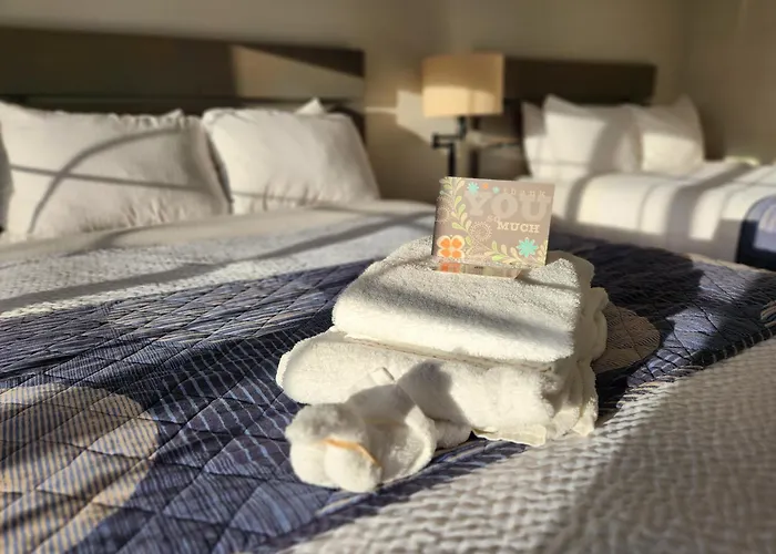 Brio Beach Inn Traverse City