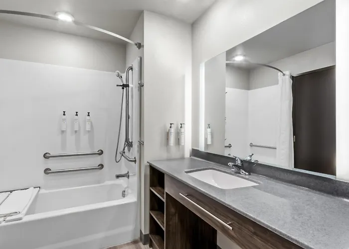 Sonesta Simply Suites Avondale