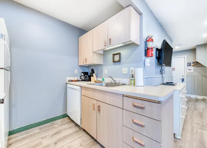 Sea Treasures Inn #104 Rockaway Beach
