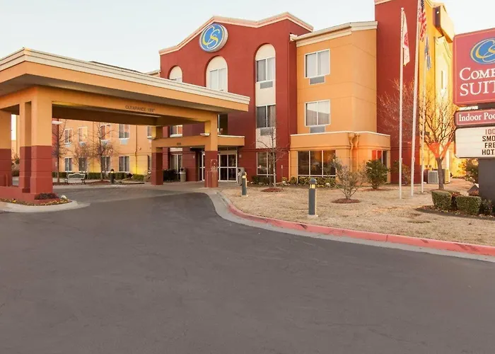 Comfort Suites Tulsa Central
