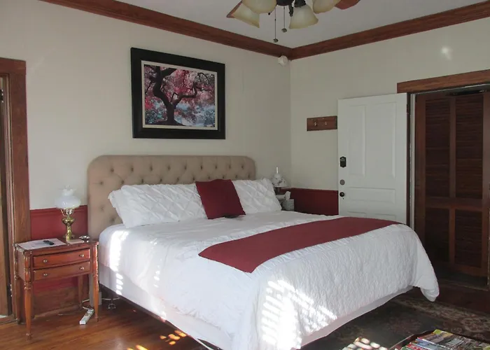 The Charleston Inn Hendersonville Nc