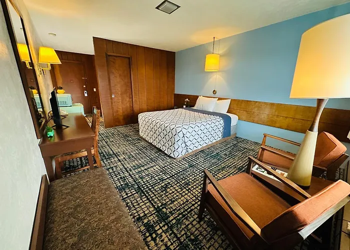 Curly Redwood Lodge Crescent City