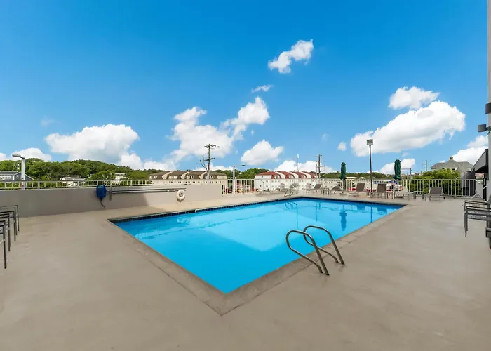 Red Roof Inn Plus & Suites Virginia Beach - Seaside
