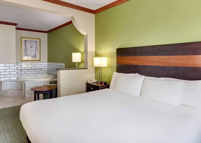 Comfort Inn & Suites Waco Woodway