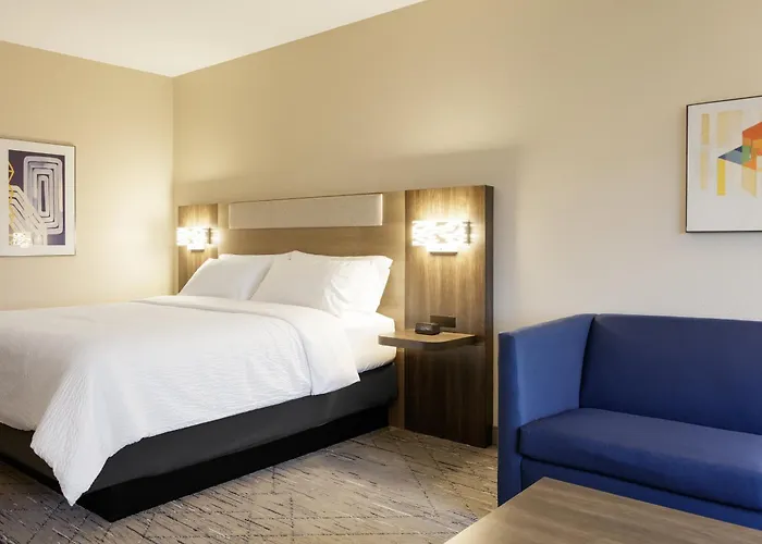 Holiday Inn Express Hotel & Suites Bloomington-Normal University Area By Ihg