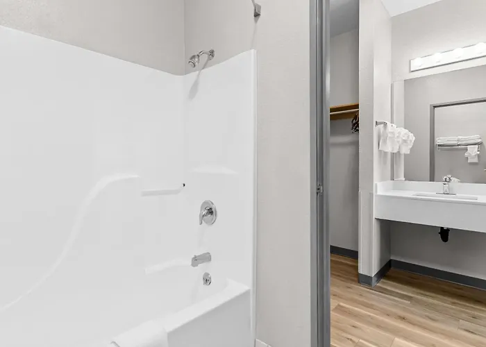 Days Inn & Suites By Wyndham Castle Rock