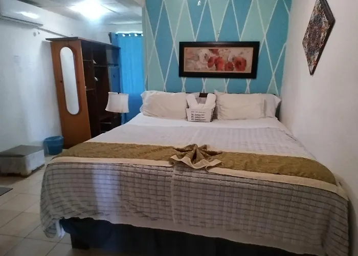 The Red Hut Inn Belize City