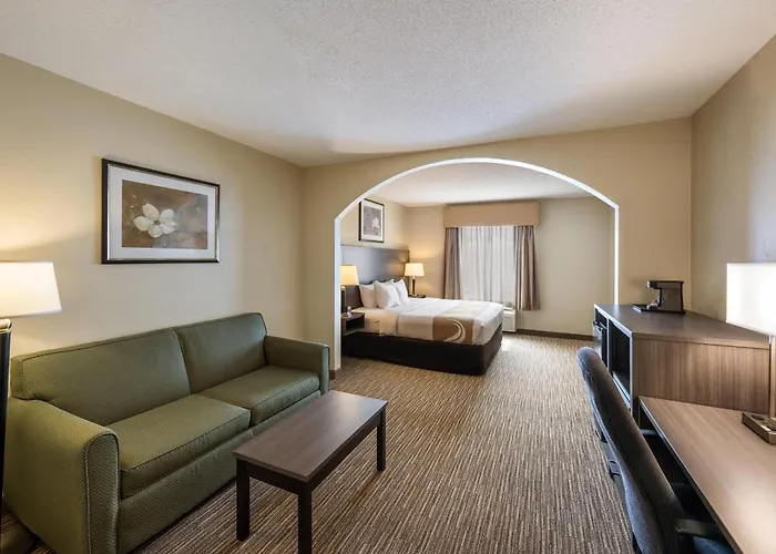 Quality Inn & Suites Fishkill South Near I-84