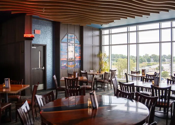 Hampton Inn & Suites Erie Bayfront
