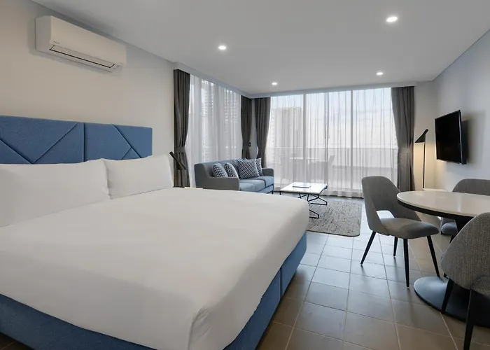 Burleigh Heads Hotels