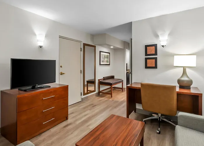 Comfort Suites Near Potomac Mills Woodbridge