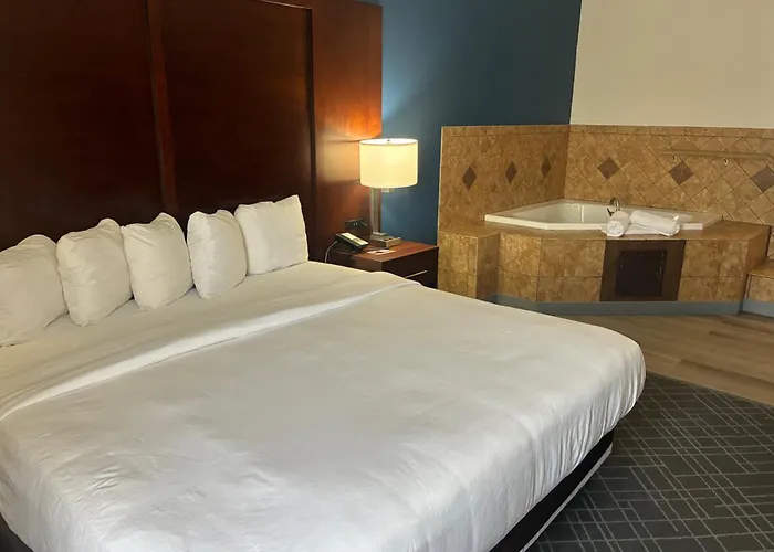 Comfort Inn & Suites Dayton Northwest - Englewood