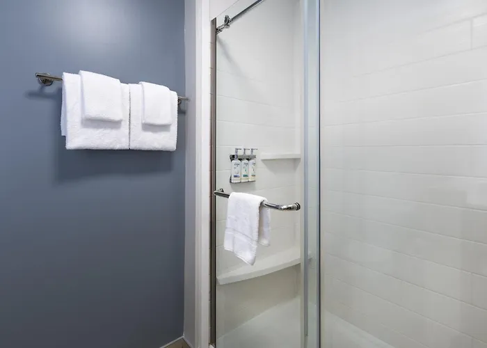 Holiday Inn Express & Suites Greenwood Mall By Ihg