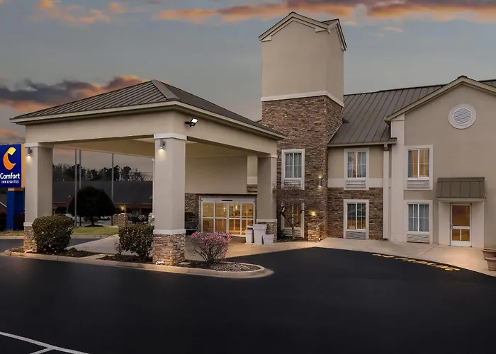 Comfort Inn & Suites Greenwood Near University