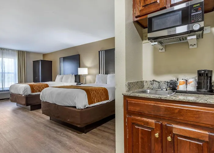 Comfort Inn Near Downtown & Blue Ridge Pkwy Marion