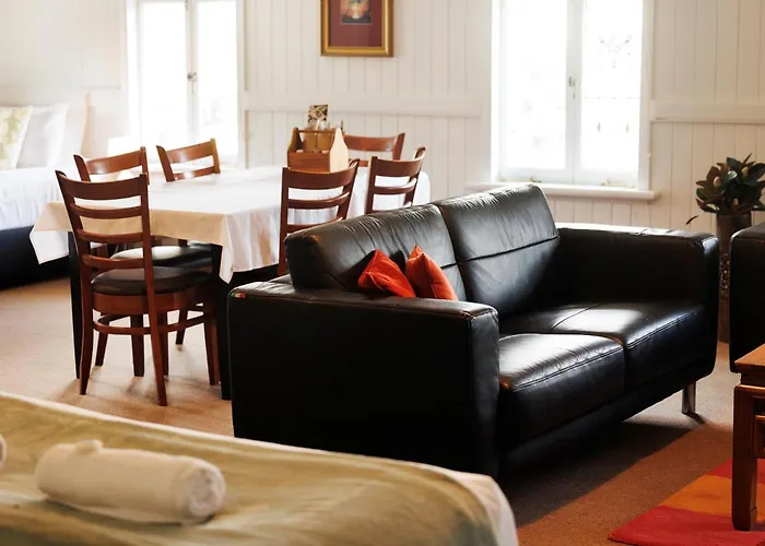 Maleny Hotels