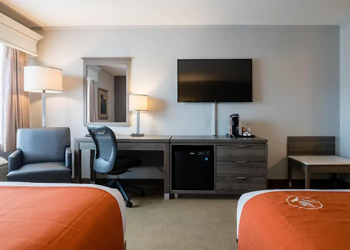 Hopewell Cape Hotels