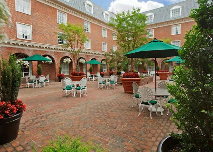 Williamsburg Hospitality House Hotel