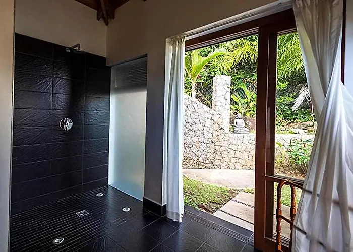 Mahe Island Hotels