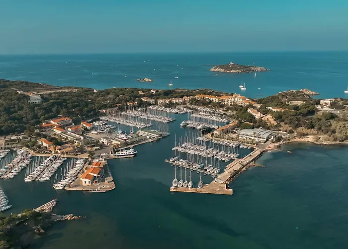 Six-Fours-les-Plages Hotels