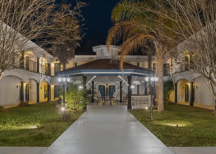 St. George Island Hotels