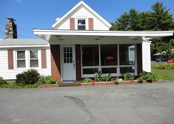 Sara Glen Motel - Saratoga Springs-Glens Falls Fort Edward