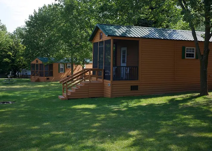 Plymouth Rock Camping Resort Deluxe Cabin 15 Elkhart Lake