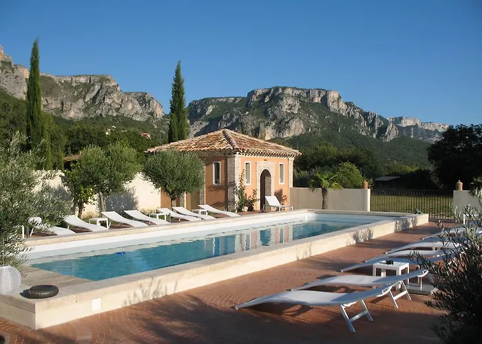 Dauphin Hotels