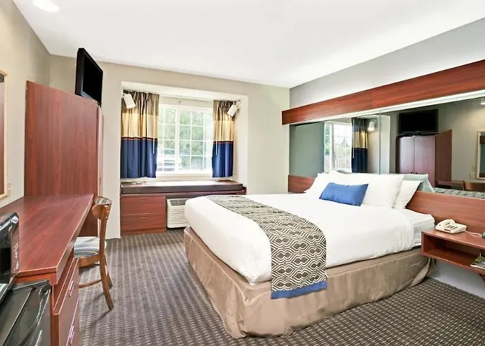 Microtel Inn & Suites By Wyndham Roseville/Detroi
