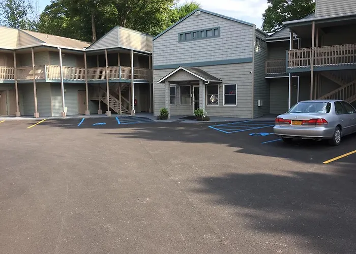 Town House Inn Oneonta