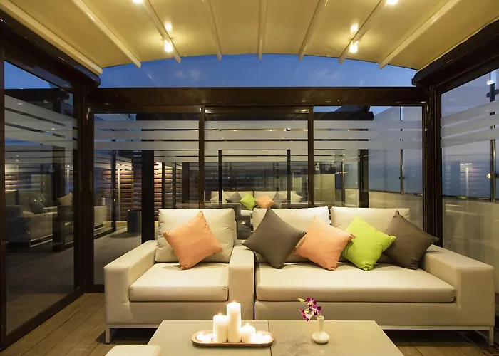 Coral Muscat Hotel And Apartments