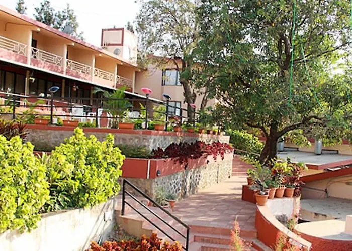 Saputara Hotels